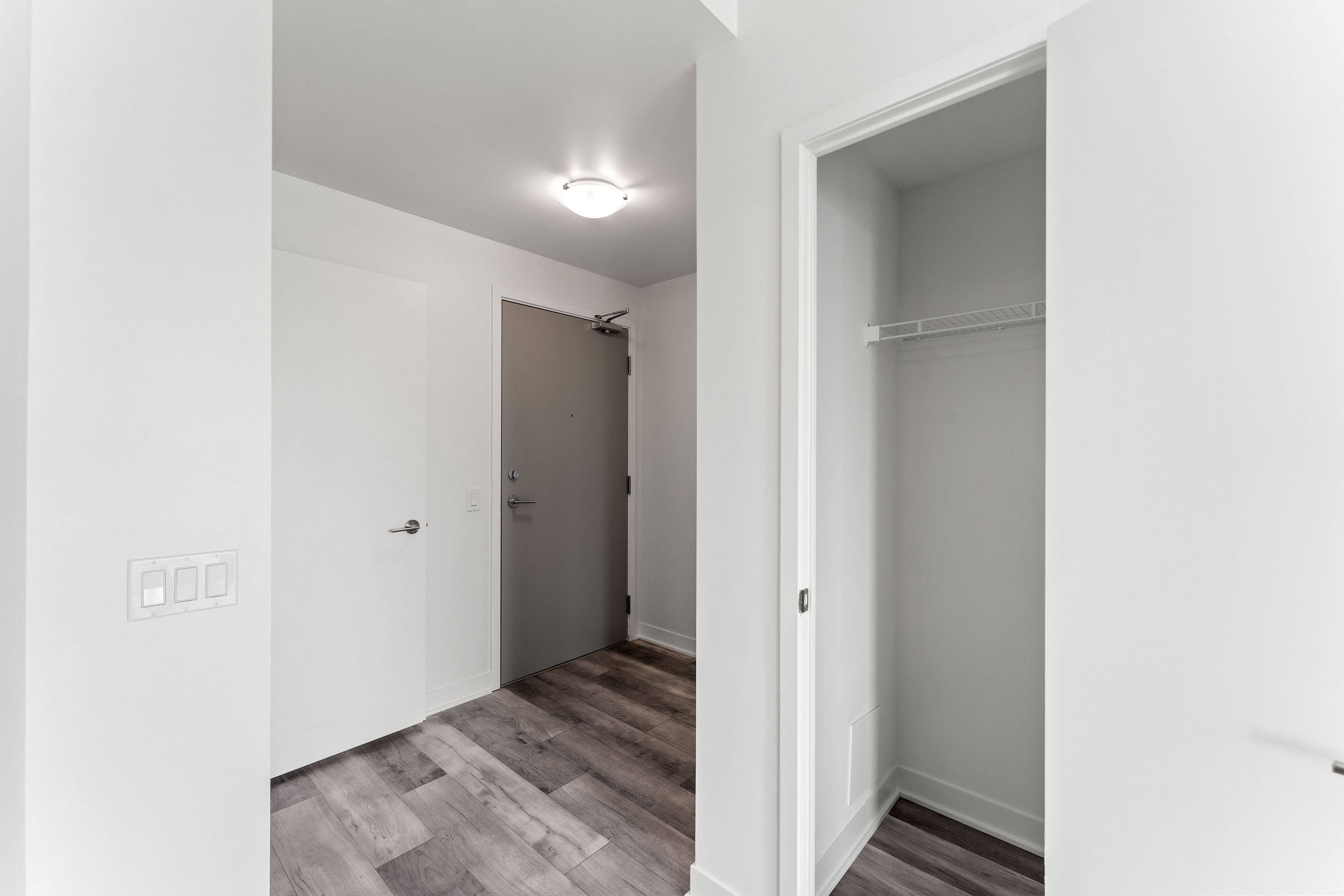 Brampton, ON L6Y 0B5,260 Malta AVE #2304