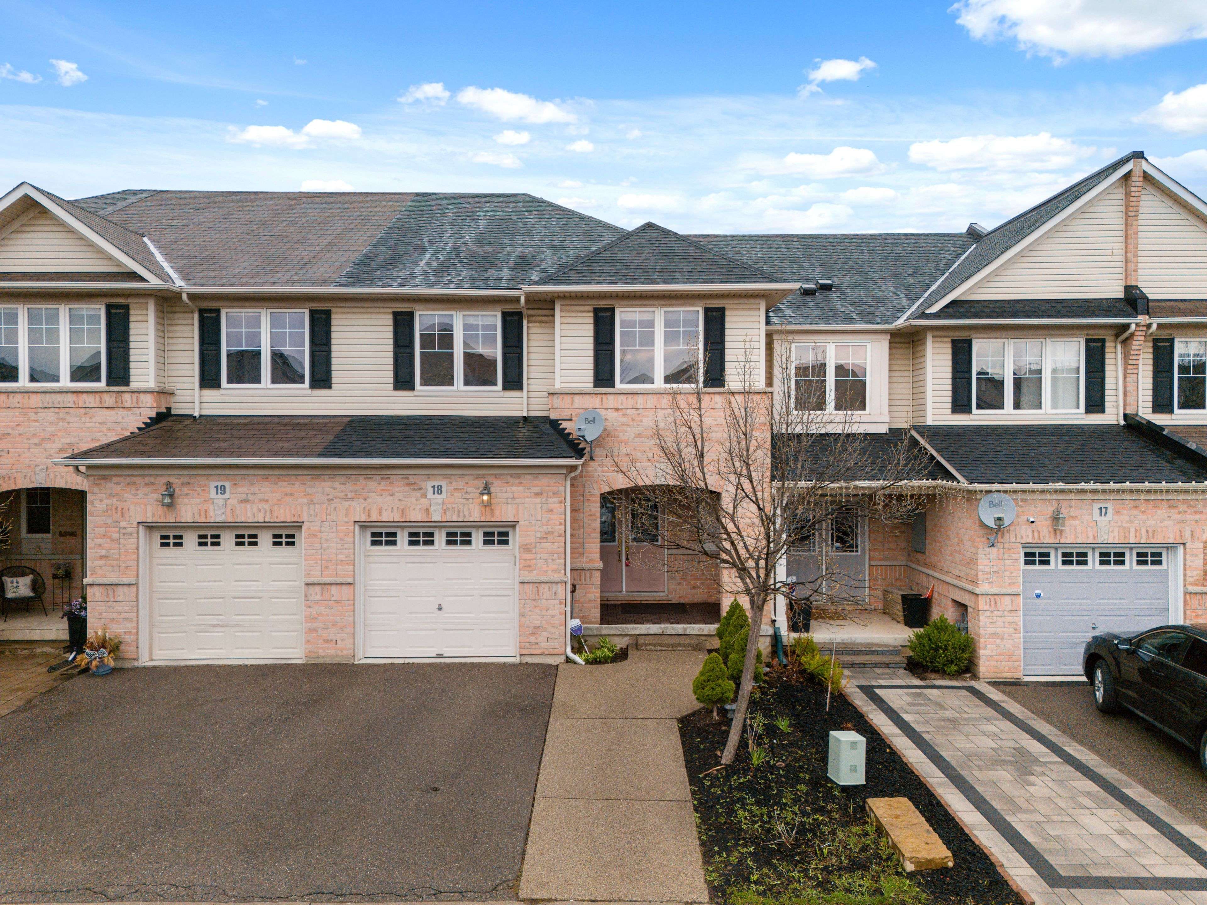 3275 Stalybridge DR #18, Oakville, ON L6M 0L2