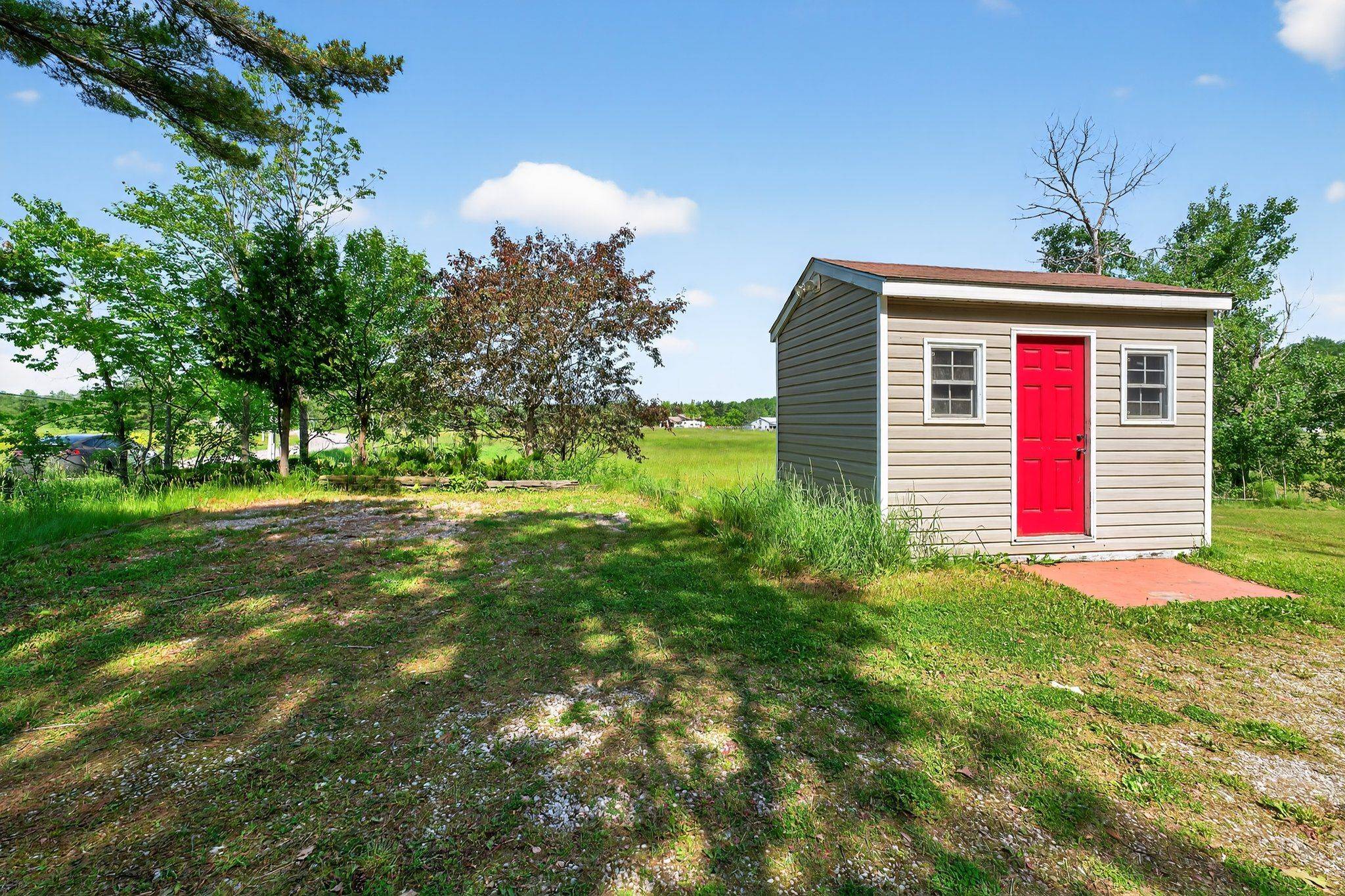 Bracebridge, ON P1L 1W8,1236 Golden Beach RD