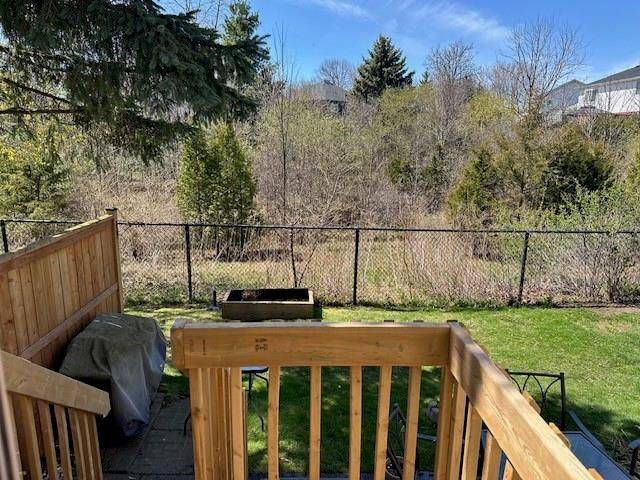Hamilton, ON L8B 1B4,75 Ryans WAY #11
