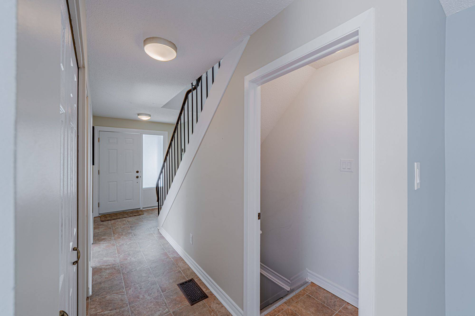 Beacon Hill North - South And Area, ON K1J 7T5,837 Eastvale DR #65