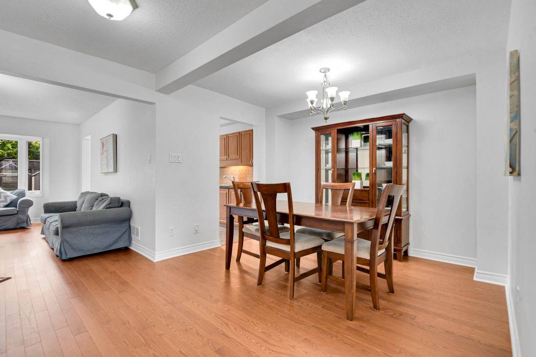 Hunt Club - South Keys And Area, ON K1G 5E1,72 Woodbury CRES