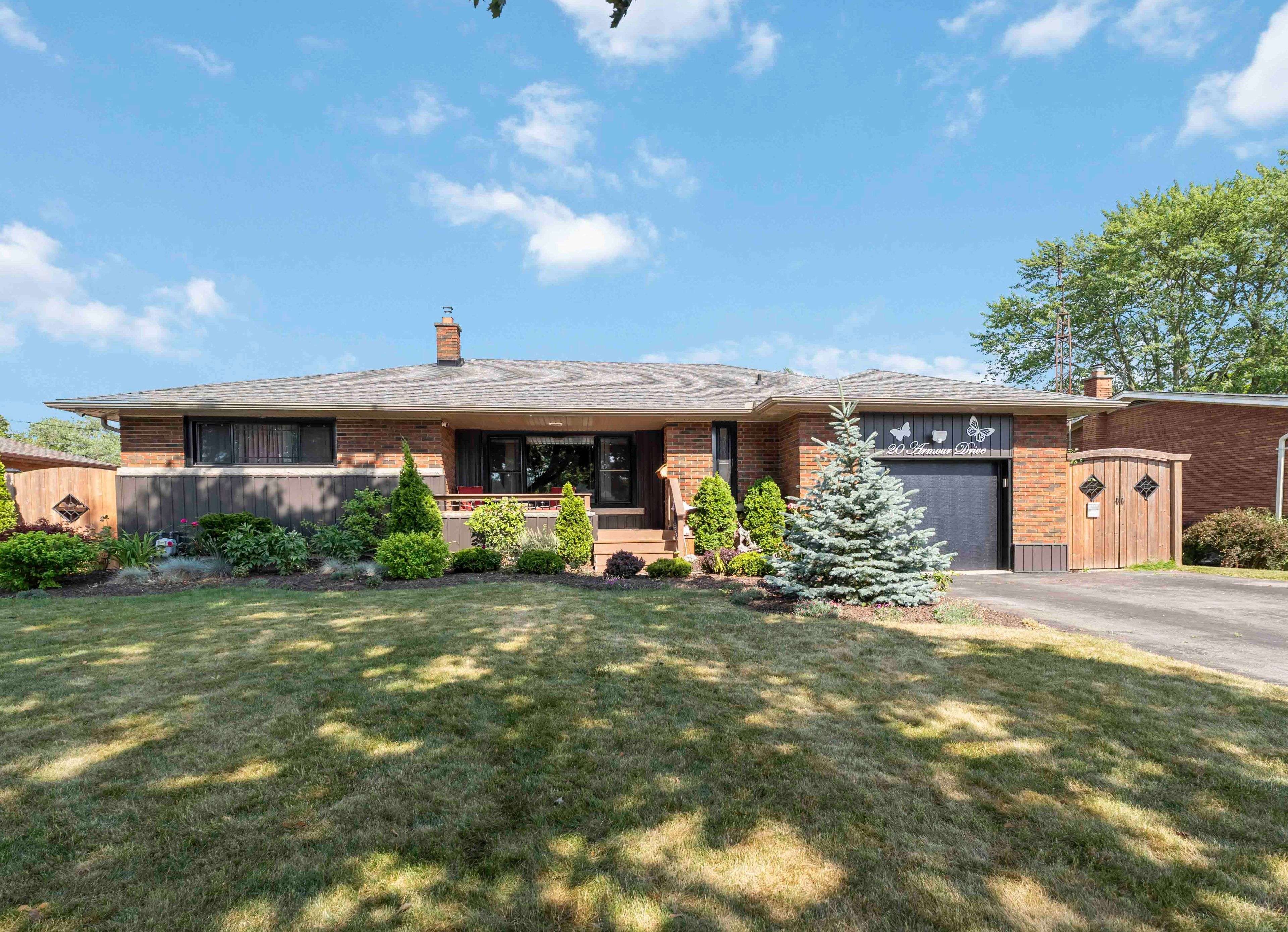 20 Armour DR, Welland, ON L3C 2N8