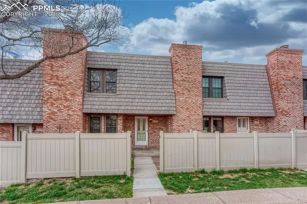 2091 Sussex LN, Colorado Springs, CO 80909