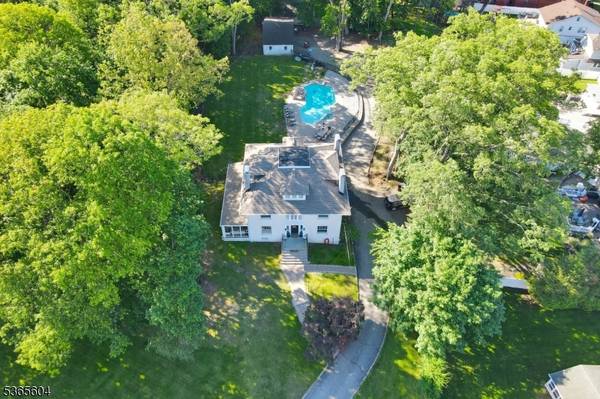 210 Pompton Ave, Pompton Lakes Boro, NJ 07442