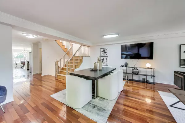 Toronto C14, ON M2N 4R9,162B Finch AVE E