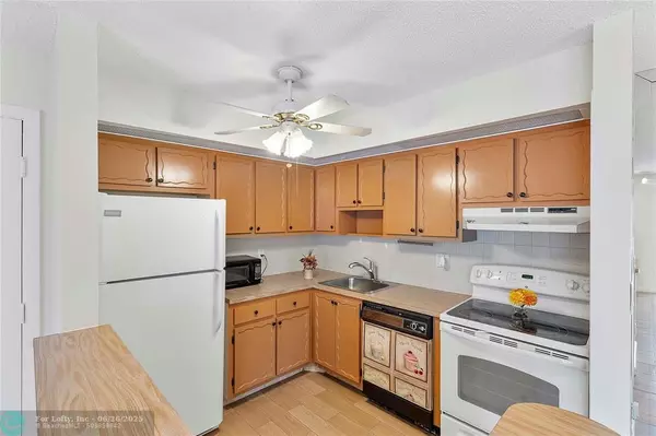 Tamarac, FL 33321,9870 S Belfort Cir #108