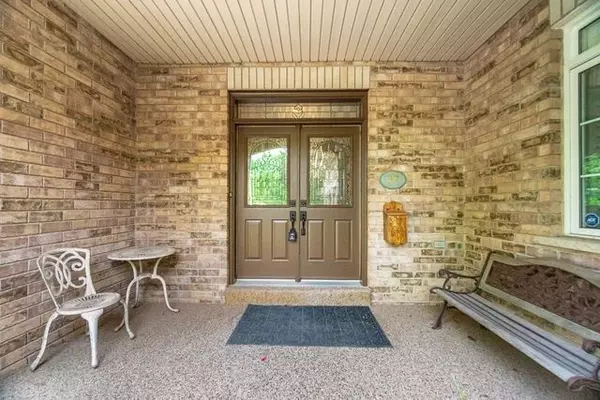 Brampton, ON L6Y 5H2,37 Links LN