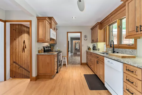 Huntsville, ON P1H 2J4,652 North Waseosa Lake RD
