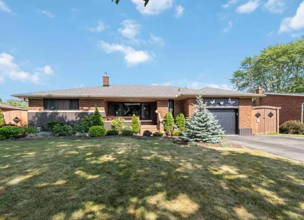 20 Armour DR, Welland, ON L3C 2N8