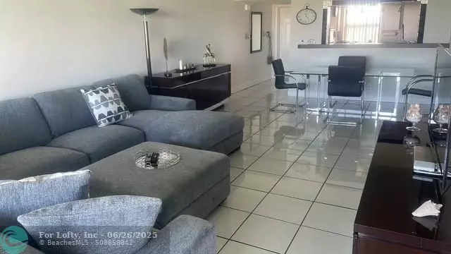 2661 S. Course Dr #902, Pompano Beach, FL 33309