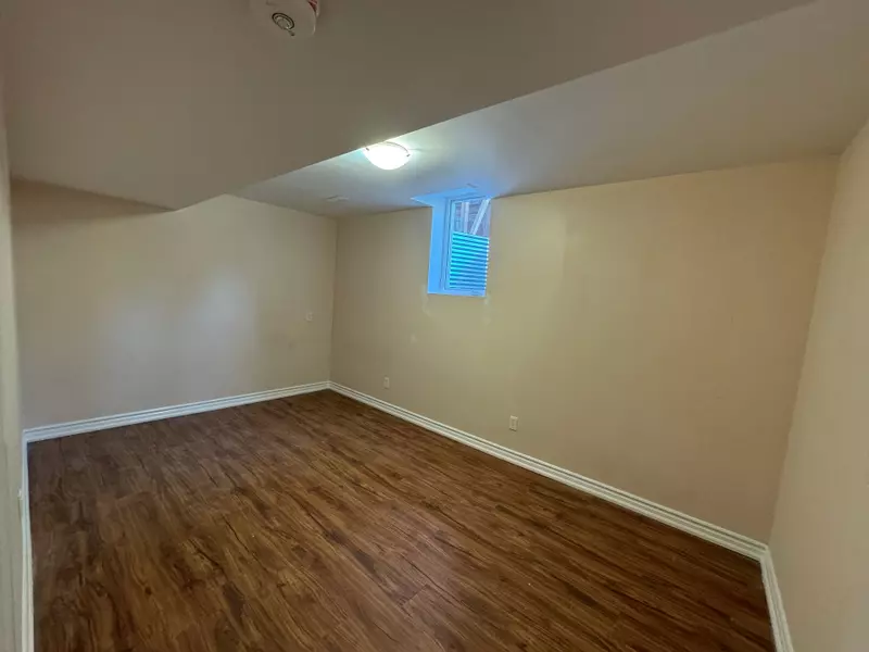 3162 Caulfield CRES #Basemen, Mississauga, ON L5M 6J8