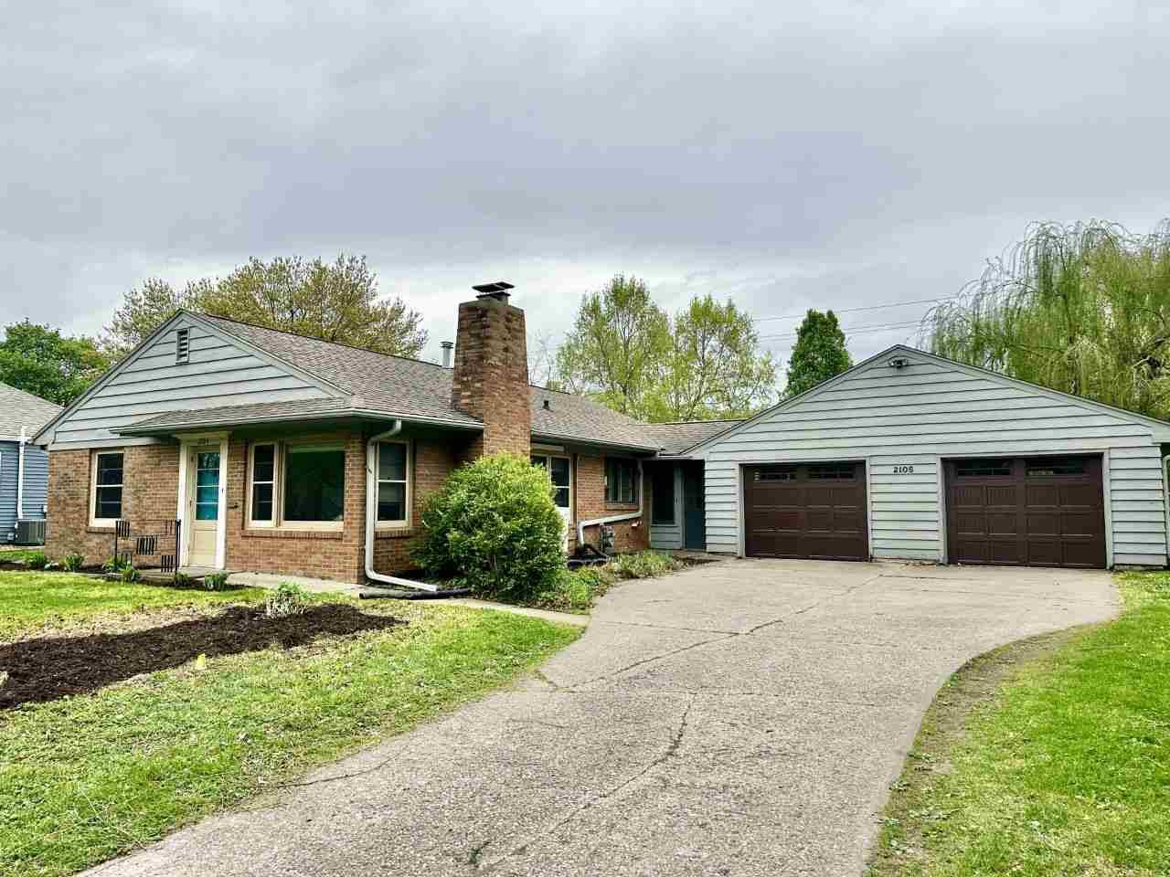 2105 Muscatine Ave, Iowa City, IA 52240