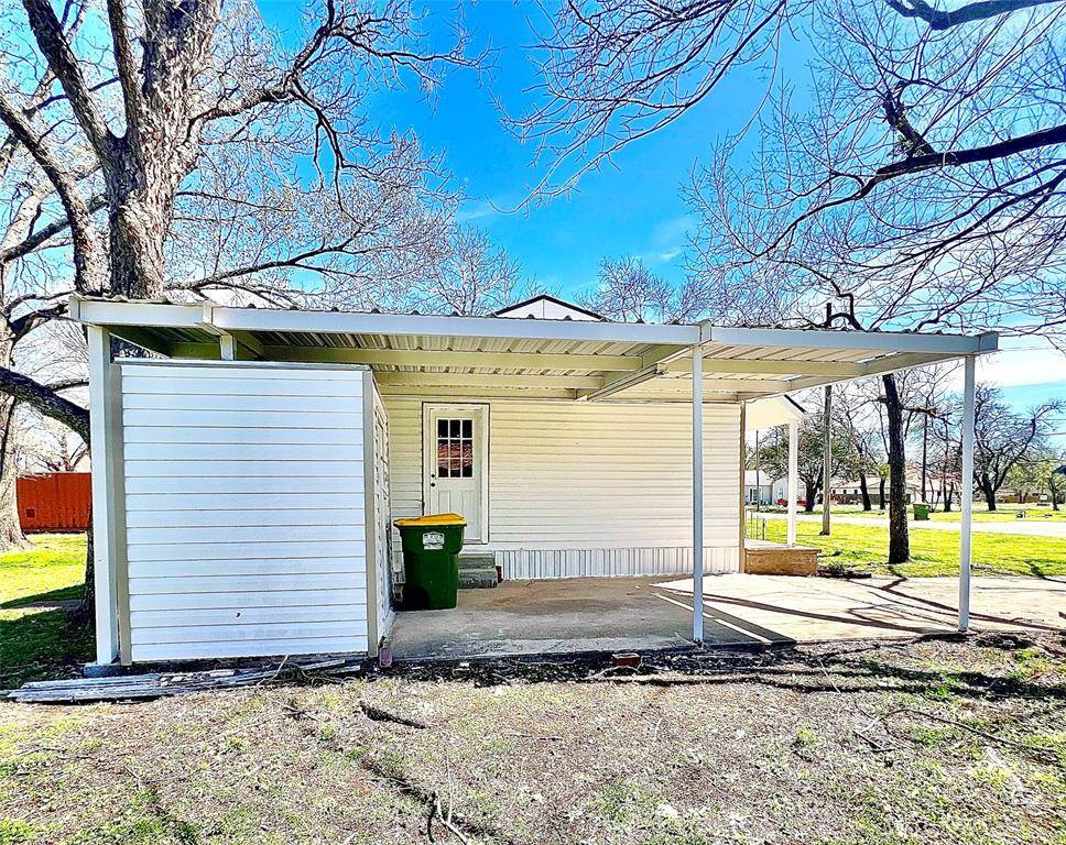 Groesbeck, TX 76642,309 E State Street