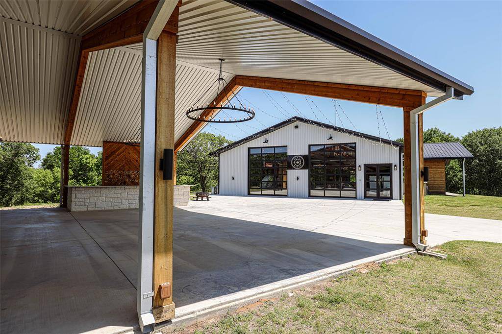 Terrell, TX 75160,9016 County Road 2329