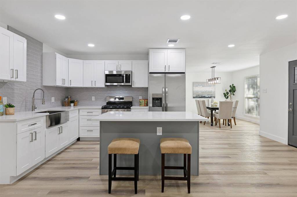 Dallas, TX 75243,12436 Oberlin Drive