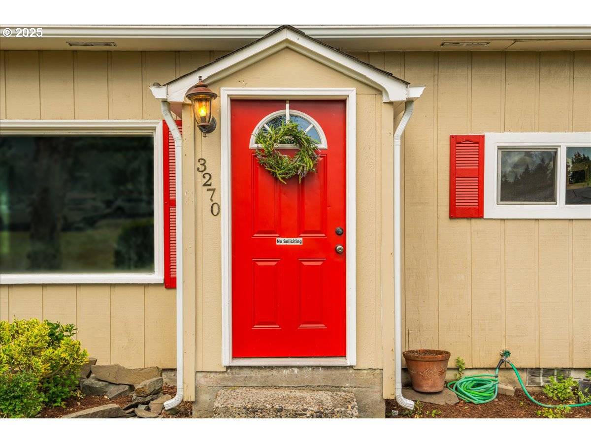 Longview, WA 98632,3270 PINE ST