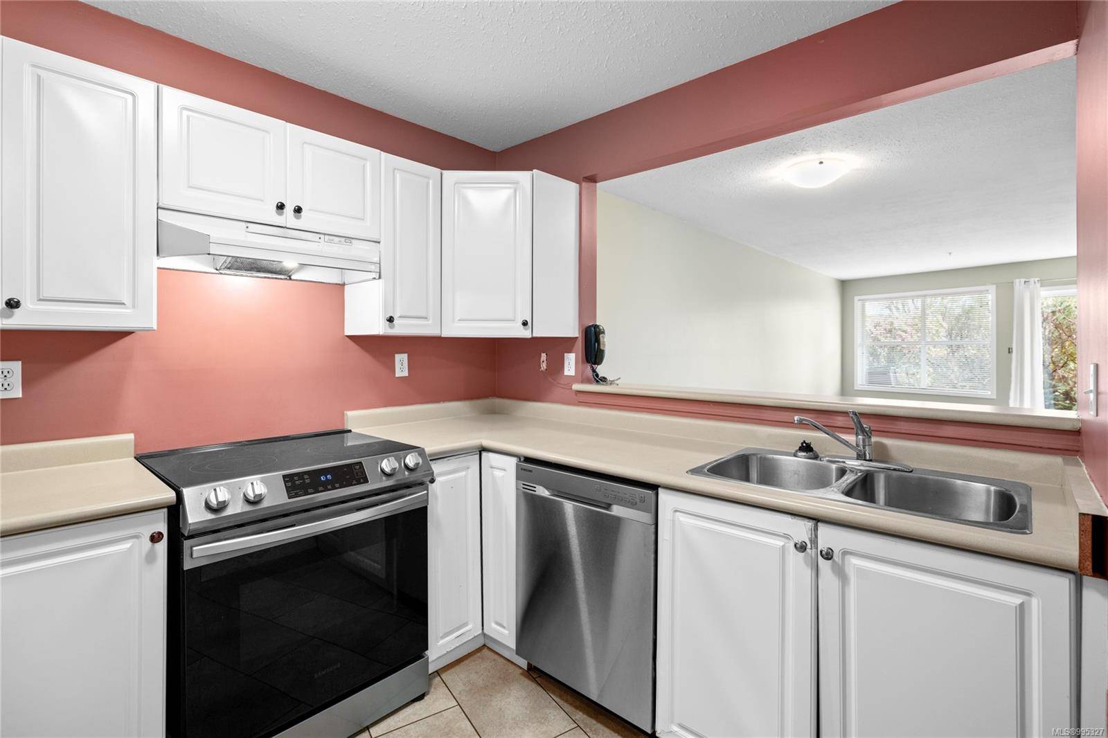 Nanaimo, BC V9R 2P1,650 Prideaux St #102