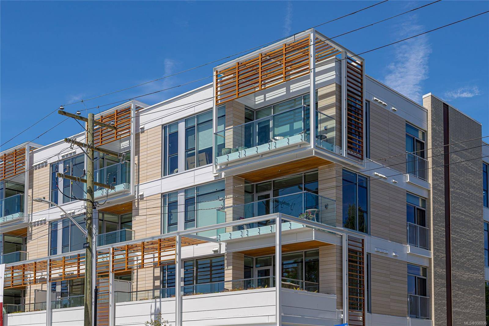 Victoria, BC V8R 1C7,1916 Oak Bay Ave #405