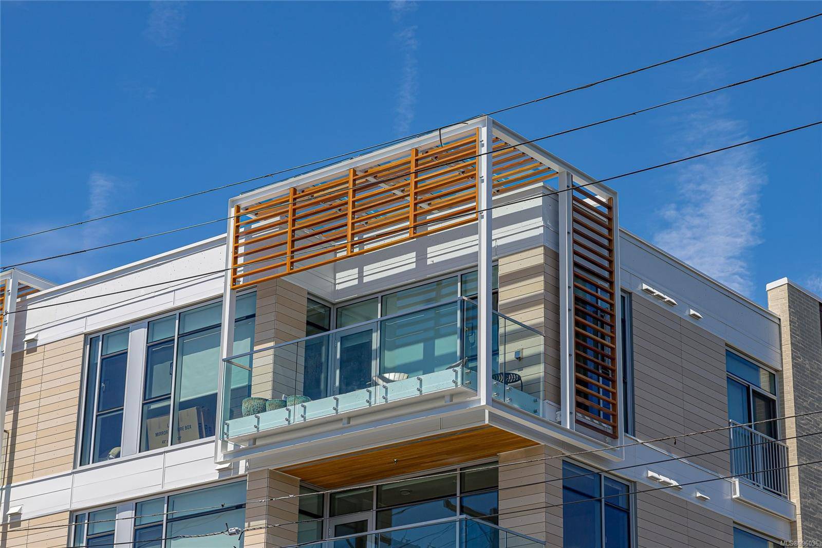 Victoria, BC V8R 1C7,1916 Oak Bay Ave #405