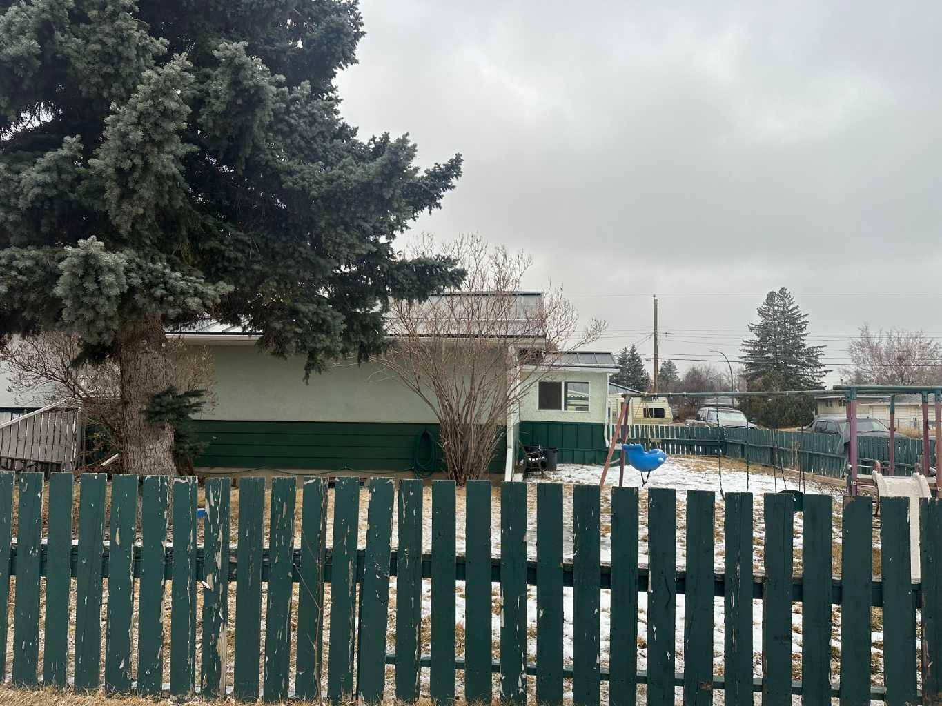 Calgary, AB T2B1C1,2401 40 ST SE