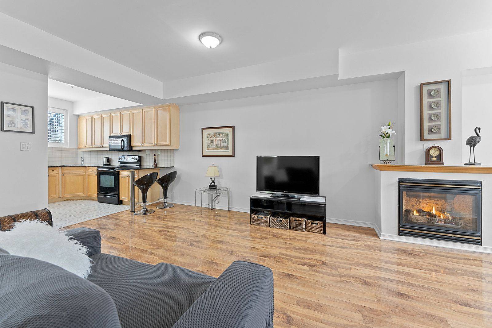 Toronto C13, ON M4A 2Y6,1785 Eglinton AVE E #103
