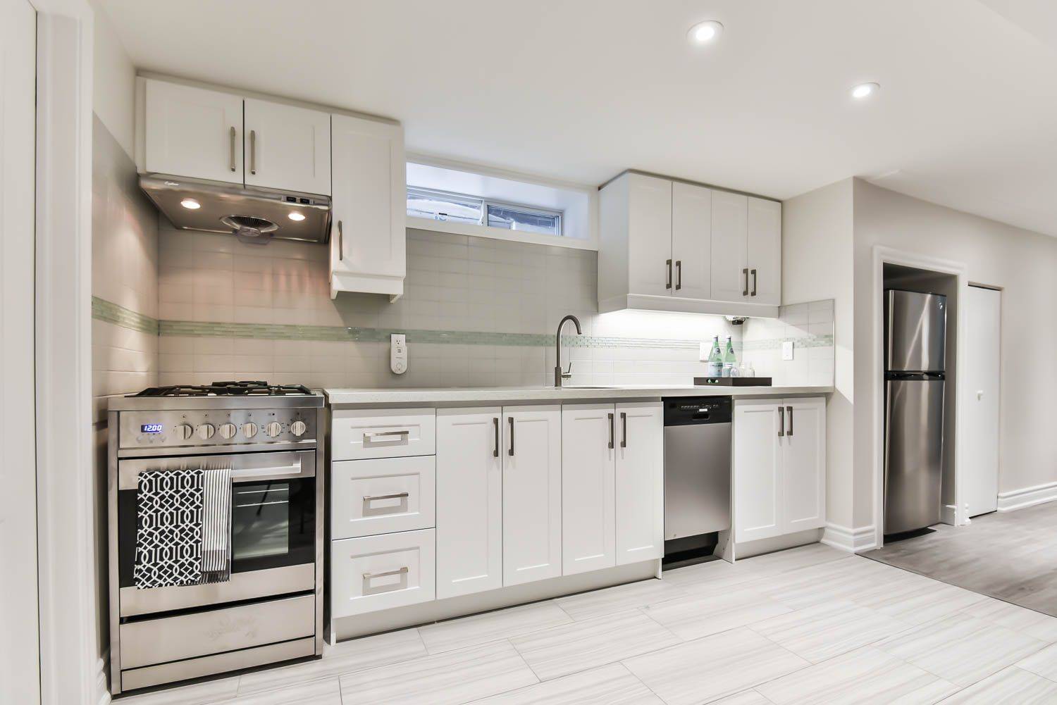 360 Roxton RD #BSMT, Toronto C01, ON M6G 3R2