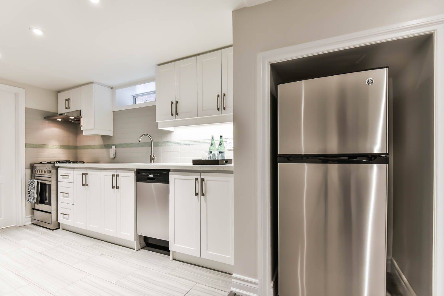 Toronto C01, ON M6G 3R2,360 Roxton RD #BSMT