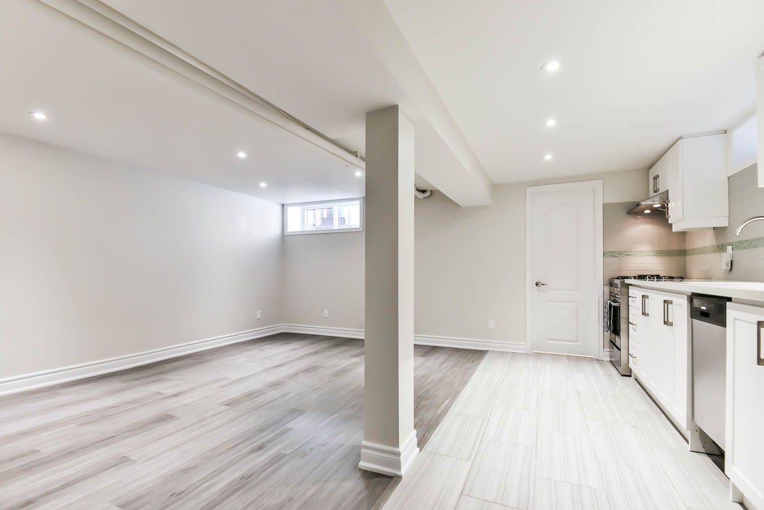 Toronto C01, ON M6G 3R2,360 Roxton RD #BSMT