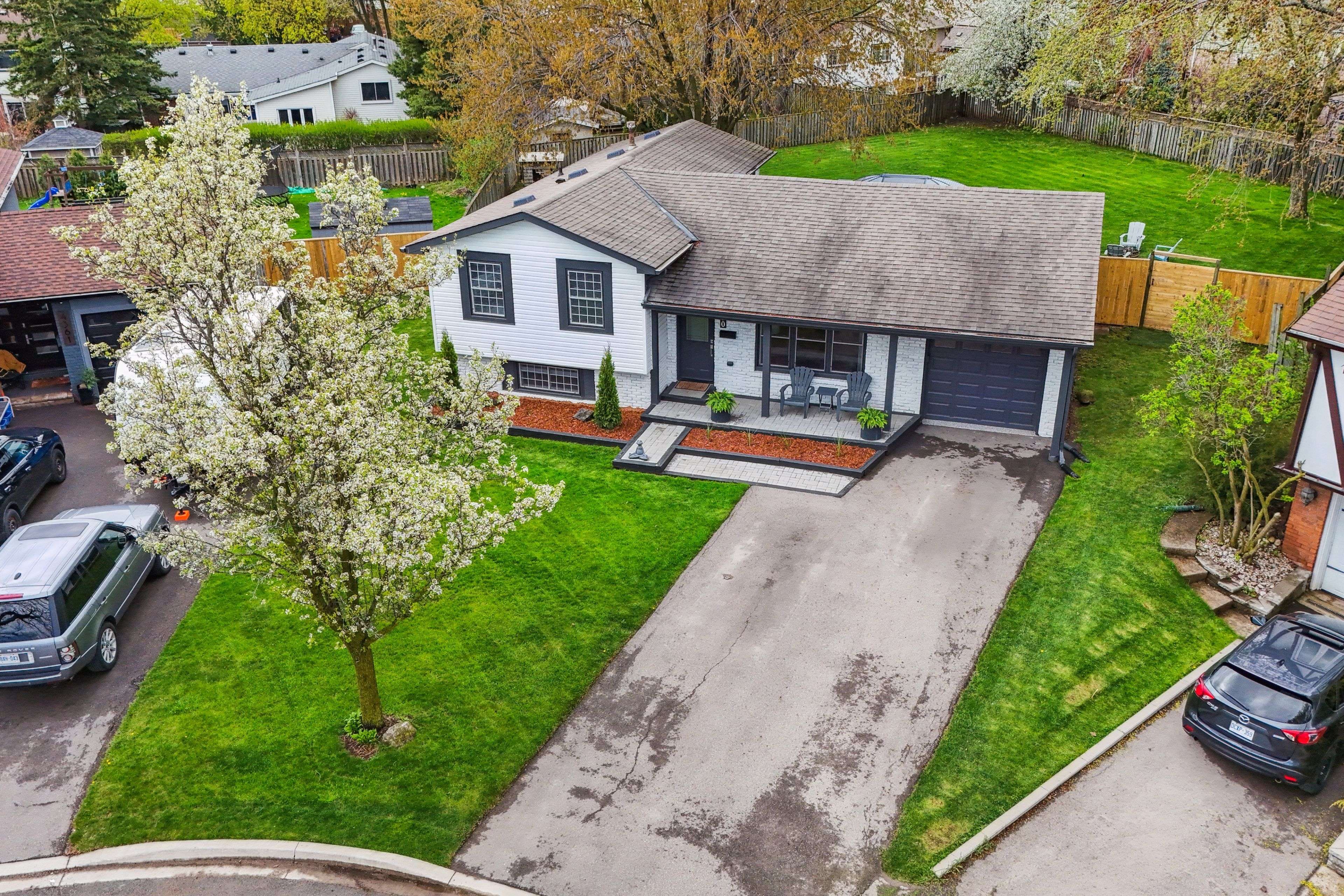 Burlington, ON L7L 2A2,4360 Ayr PL