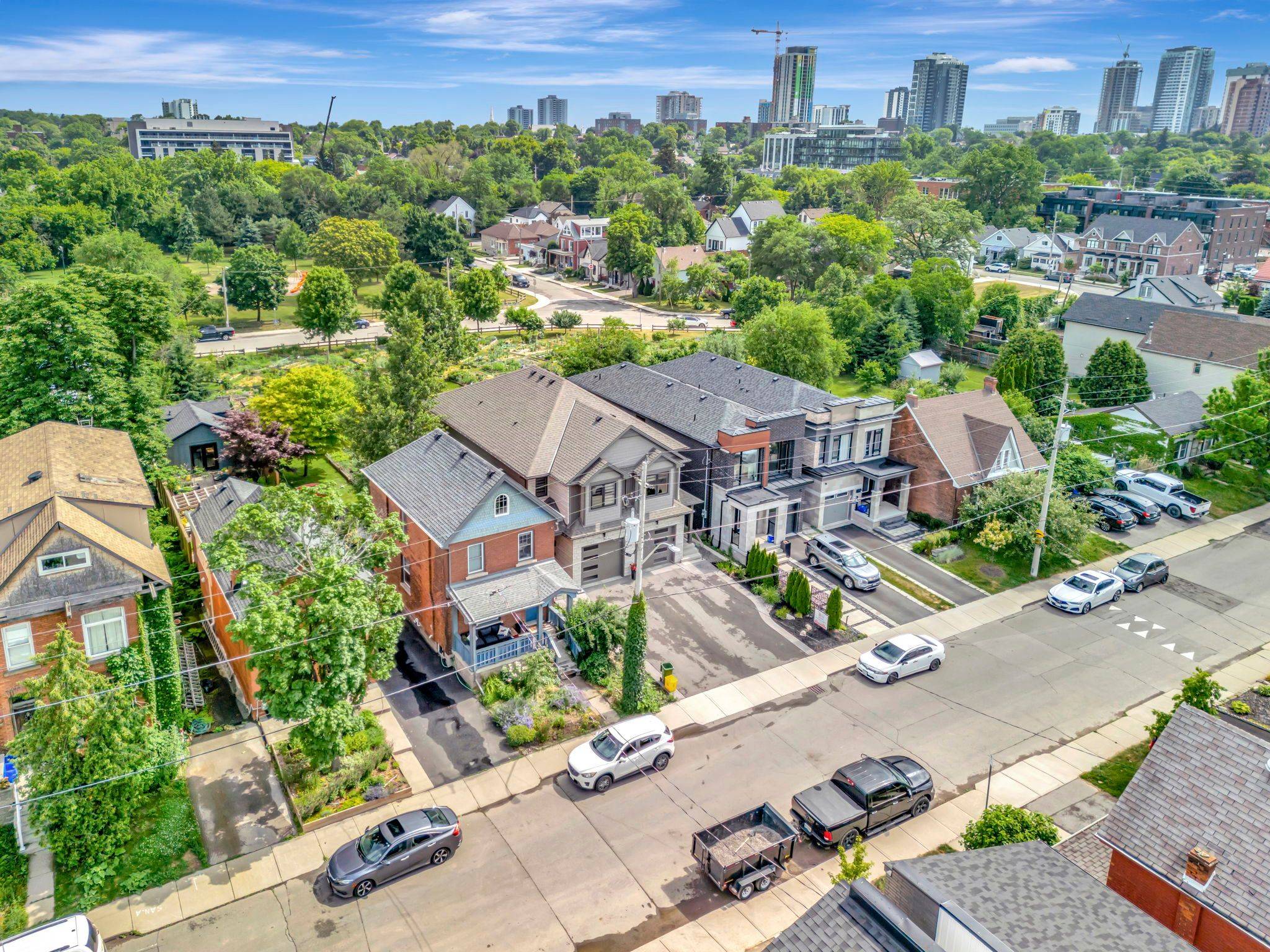 Hamilton, ON L8P 2A6,74 Melbourne ST