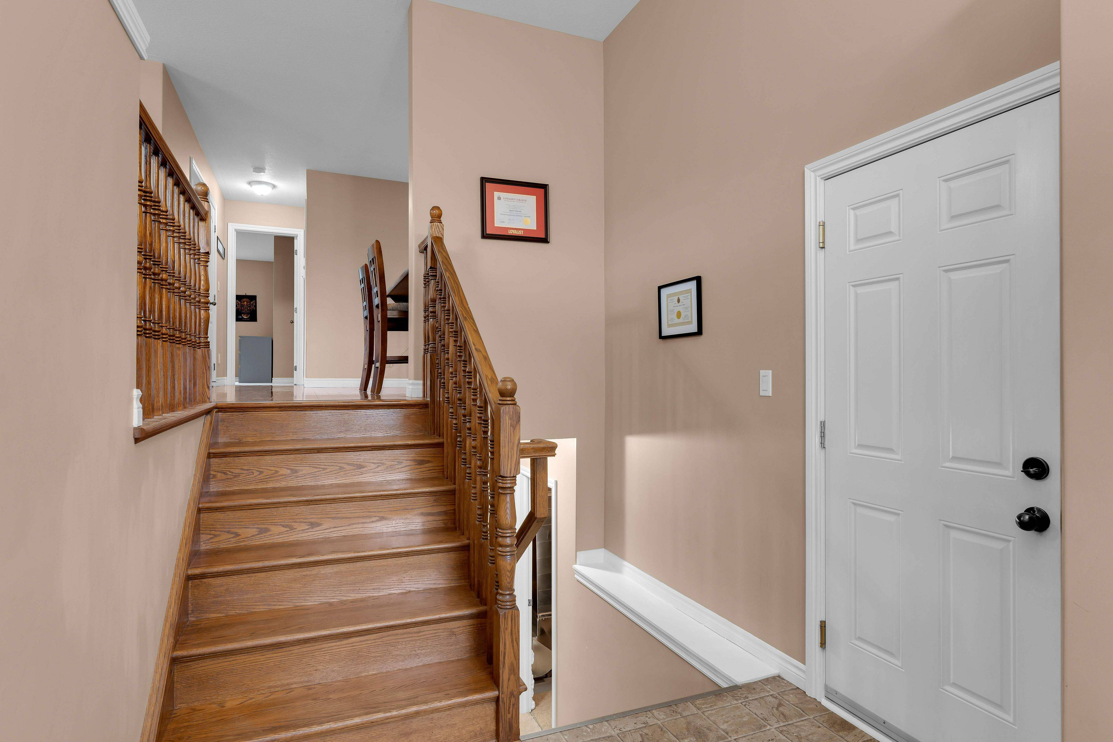 Belleville, ON K8N 5Z6,43 Follwell CRES