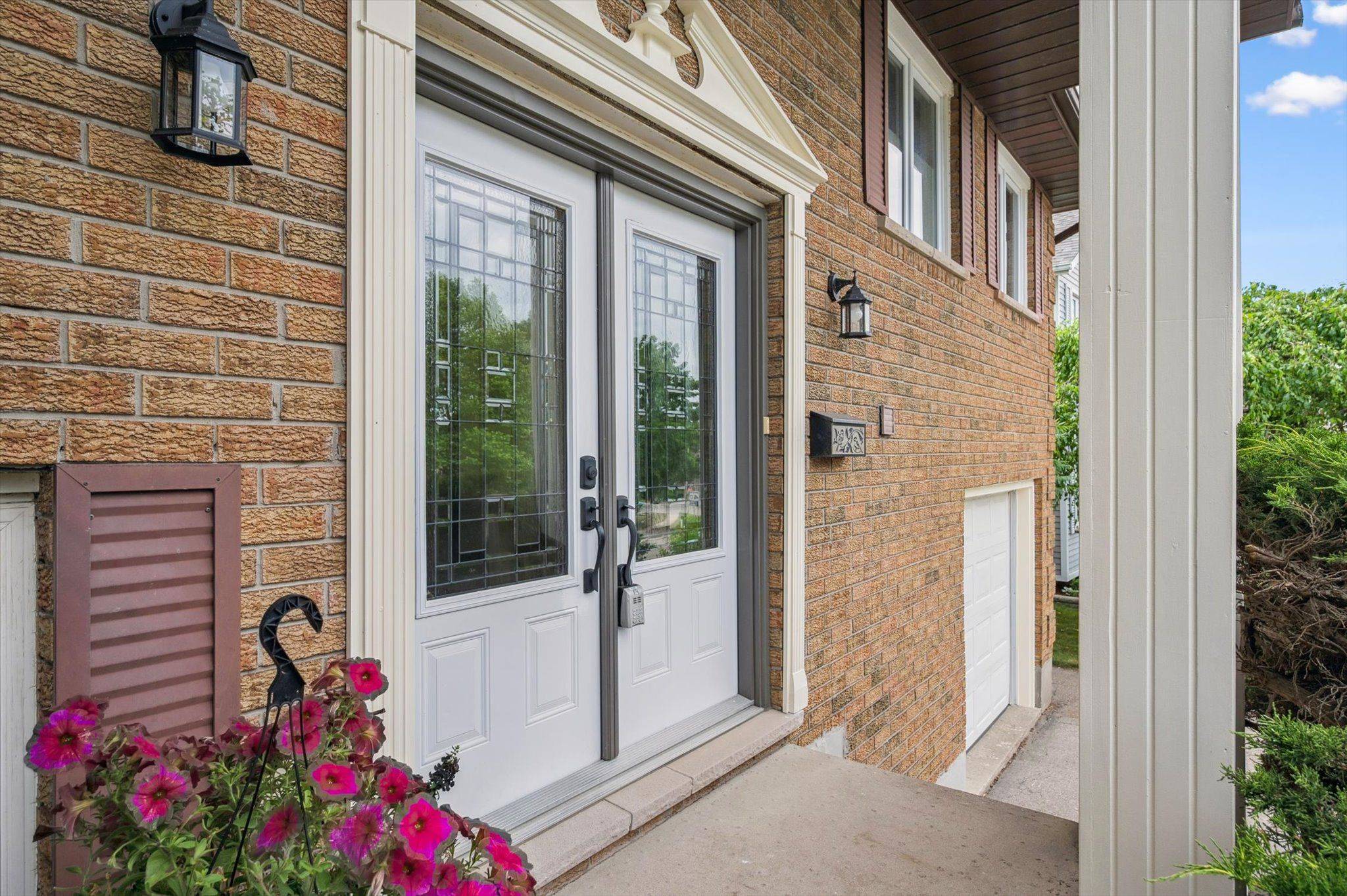 Guelph, ON N1H 8A3,9 Dunhill CRES