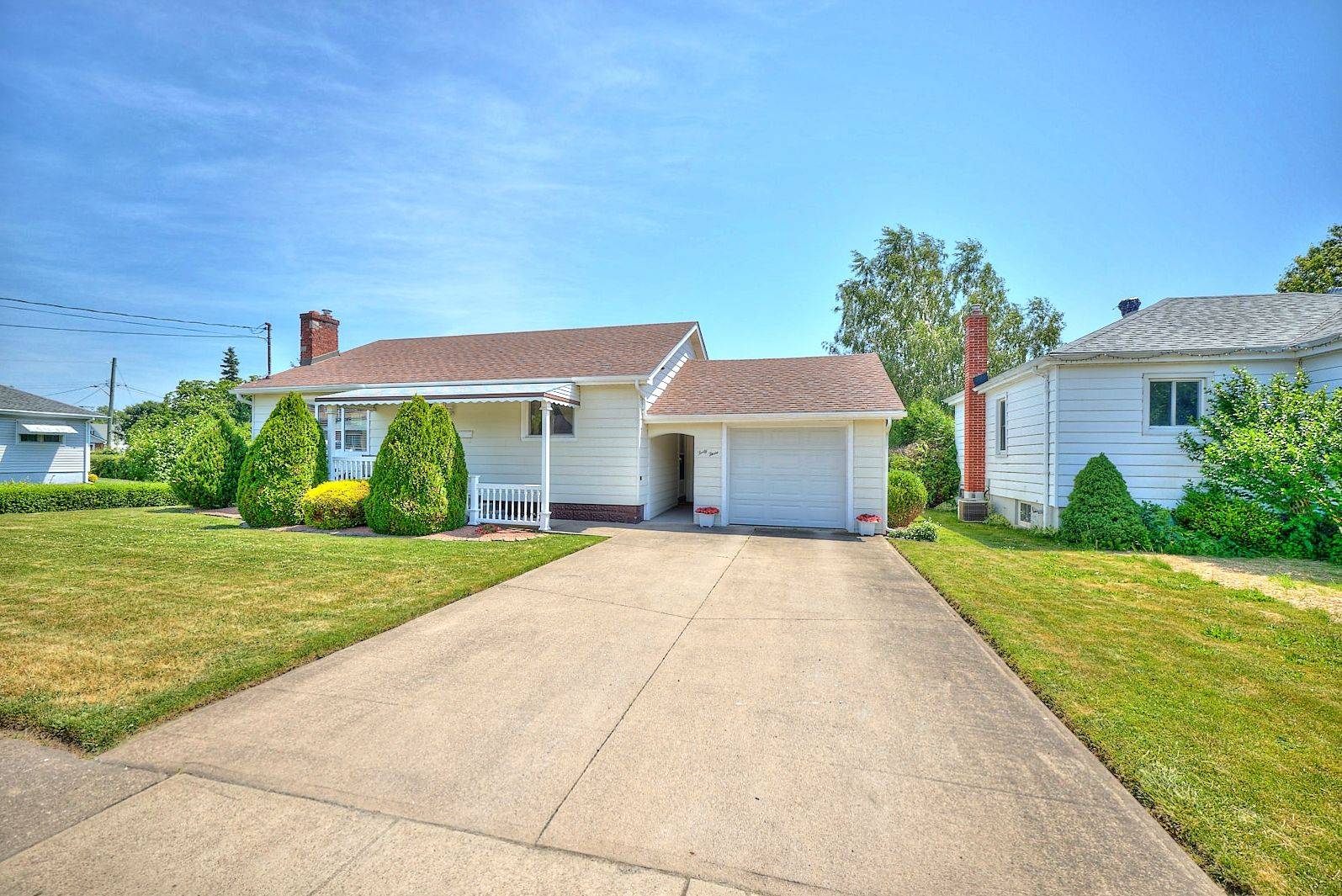 Port Colborne, ON L3K 4S2,43 Silver ST E
