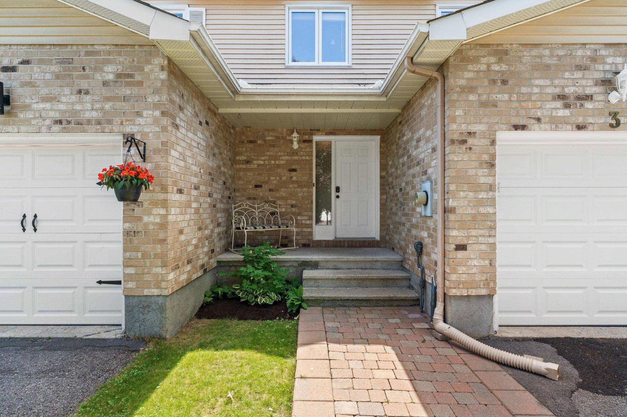 Stittsville - Munster - Richmond, ON K2S 1L6,3 Kathleen CRES