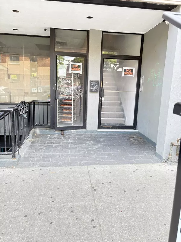 1309 Dundas ST W, Toronto C01, ON M6J 1X8