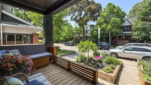 Toronto E01, ON M4M 2X8,83 Bertmount AVE