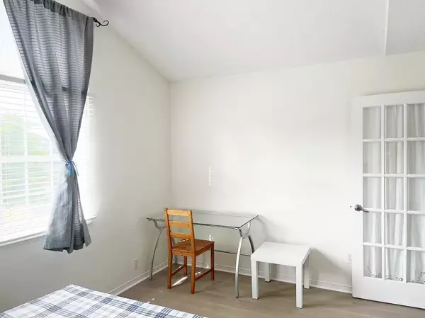 Whitby, ON L1P 1P1,4 Twin Streams RD #(2Bedrooms)