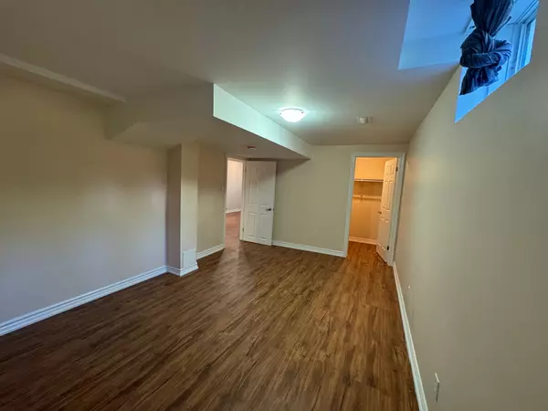 Mississauga, ON L5M 6J8,3162 Caulfield CRES #Basemen