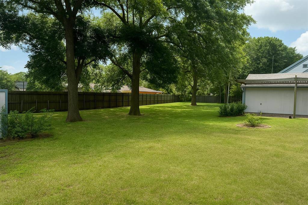 Hewitt, TX 76643,432 S 1st Street