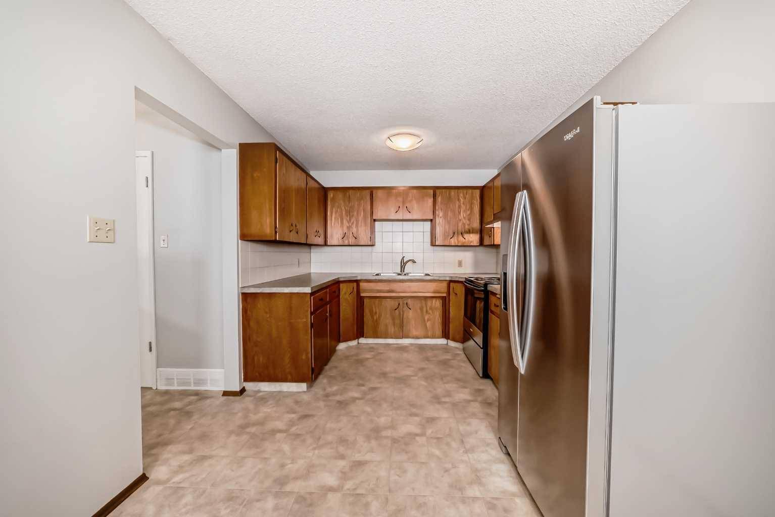 Calgary, AB T3B 2M4,4636 73 ST Northwest #3