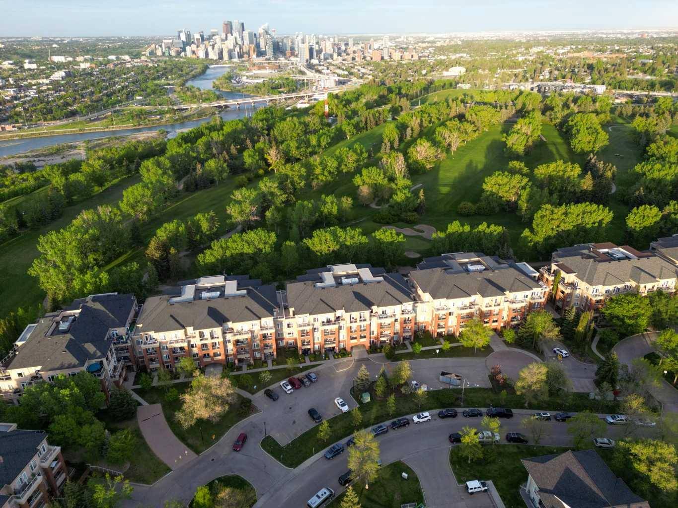 Calgary, AB T3C 2Z2,14 Hemlock CRES #6202