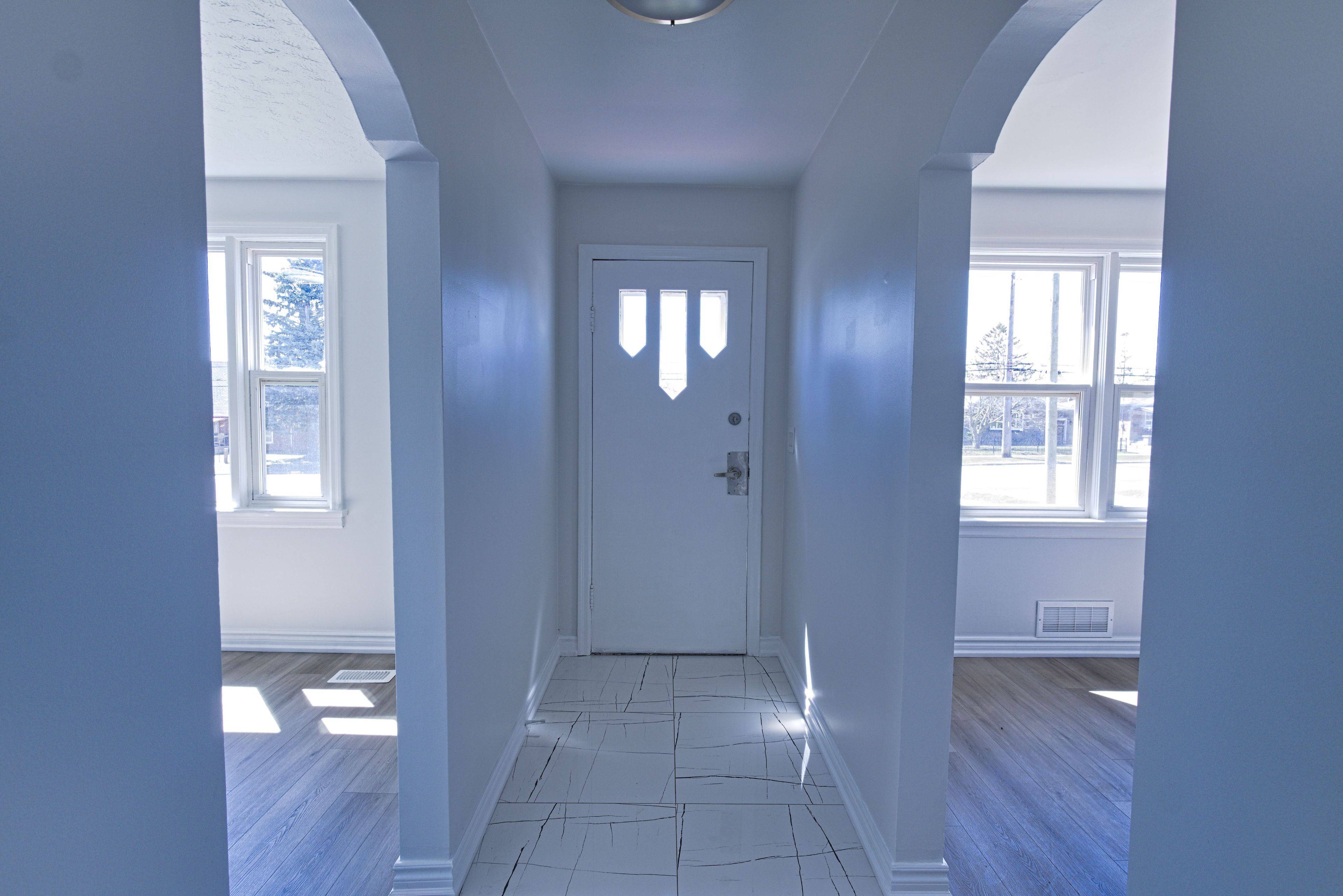 Oshawa, ON L1H 4M1,1275 Simcoe ST S