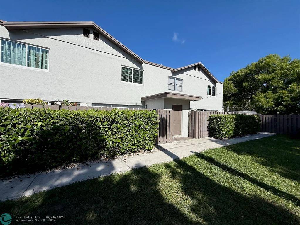 Pompano Beach, FL 33064,3001 NW 5th Ter #2