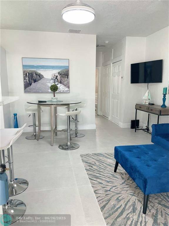 Fort Lauderdale, FL 33301,17 NE 9th Ave #2