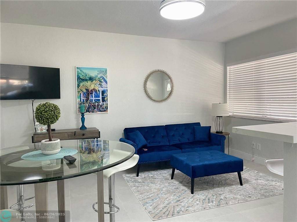 Fort Lauderdale, FL 33301,17 NE 9th Ave #2