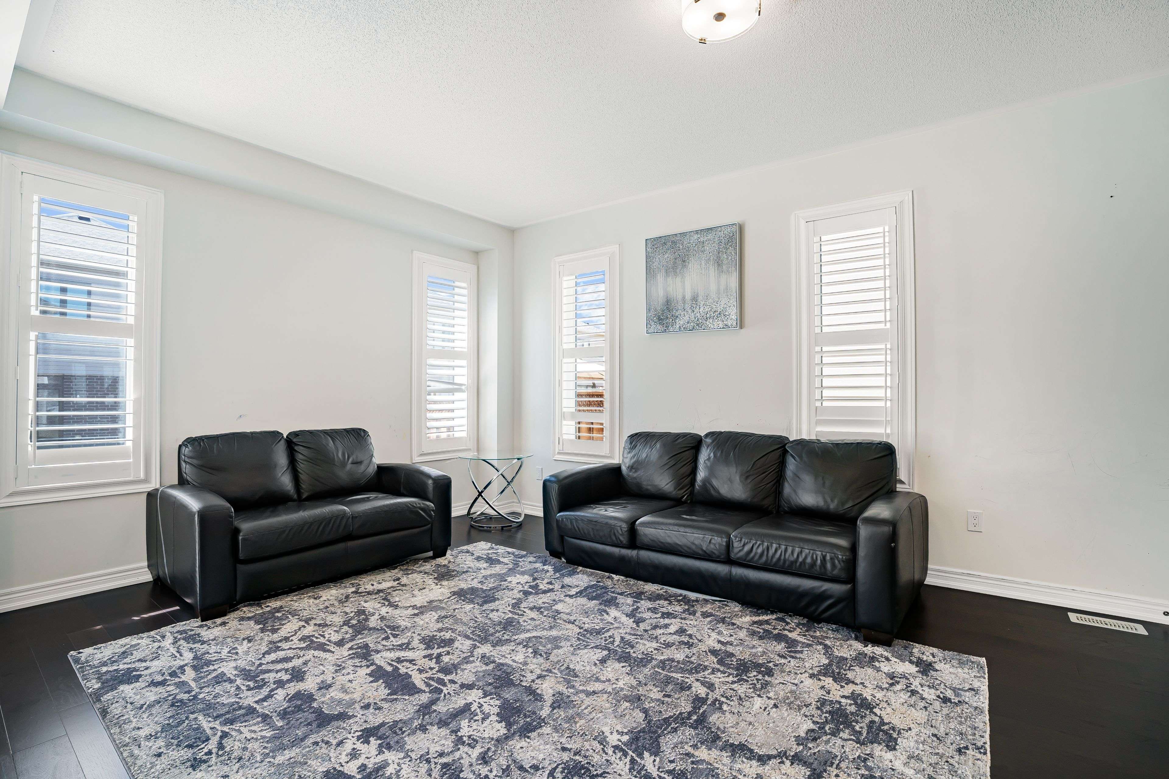 Barrie, ON L9S 2Z8,159 Terry Fox DR