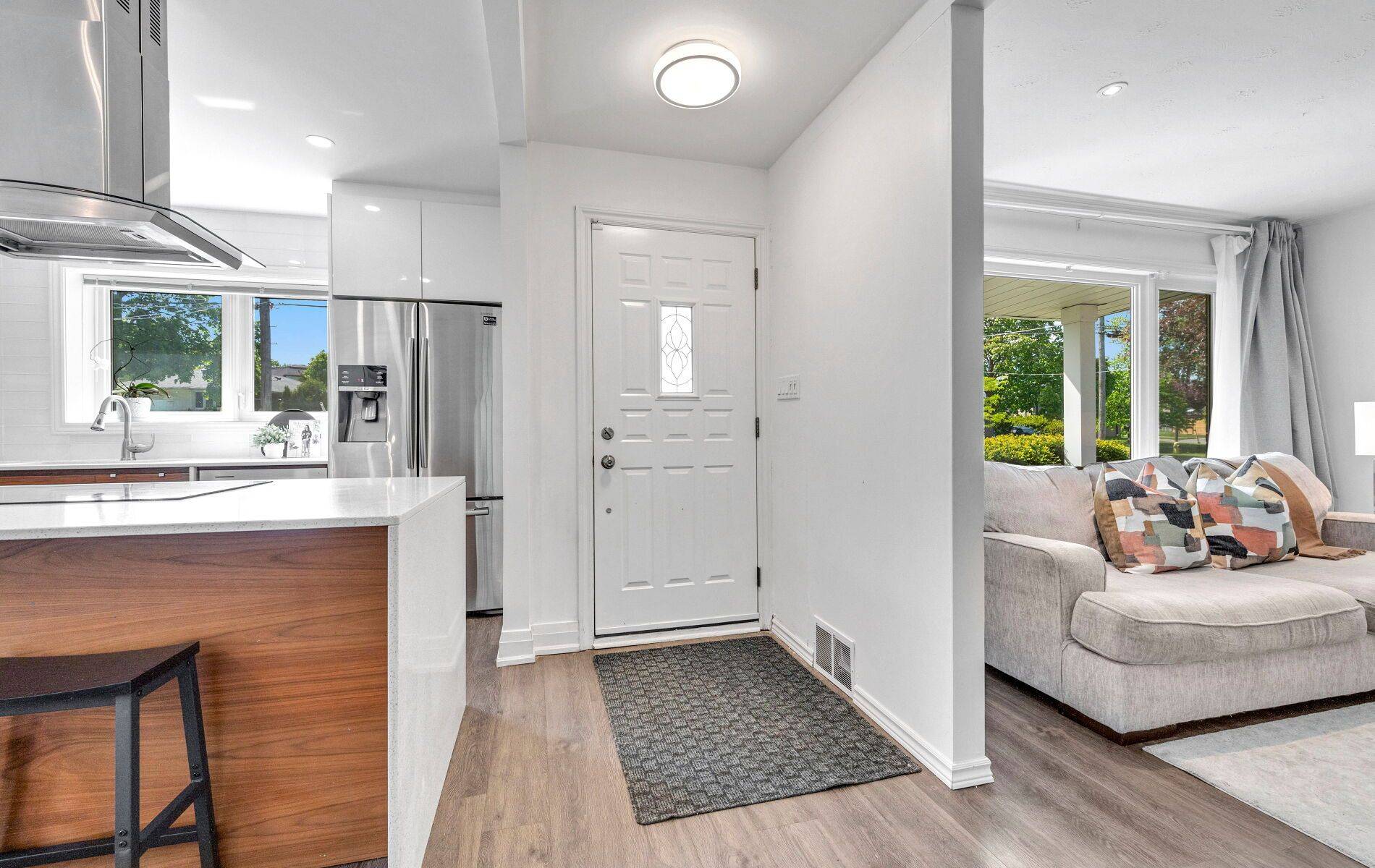 Toronto W10, ON M9W 3B9,117 Jeffcoat DR
