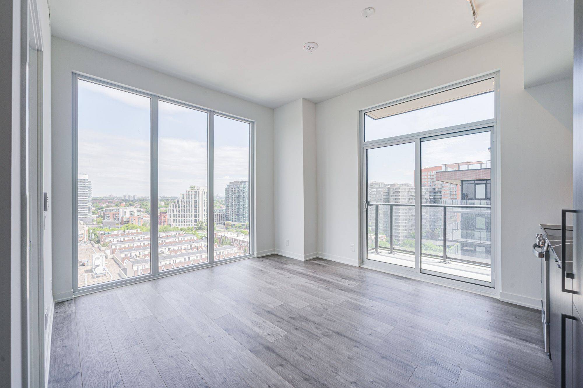 Toronto W01, ON M6K 0J2,285 Dufferin ST #1126