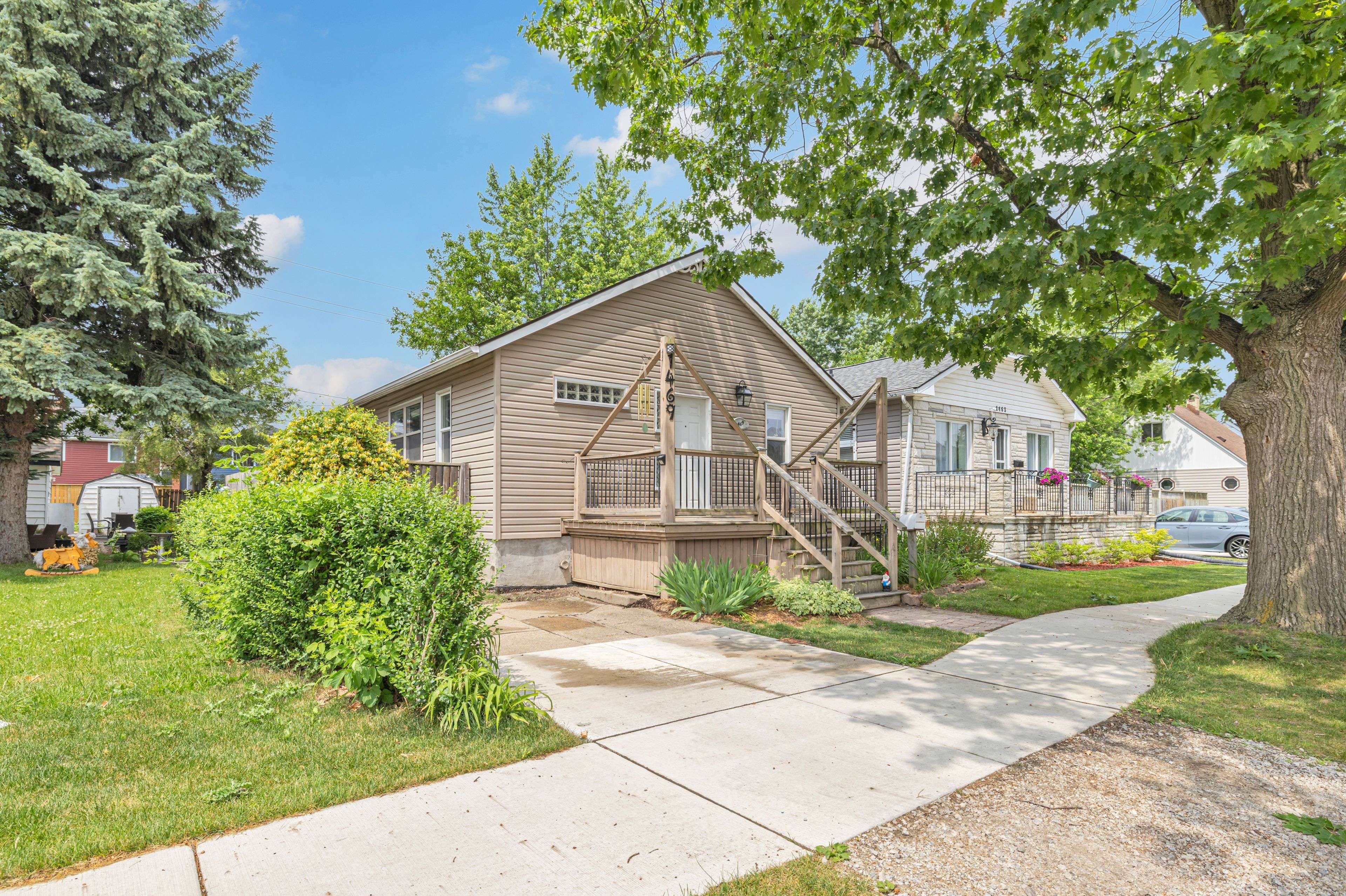 Windsor, ON N8Y 3R1,1469 Albert RD